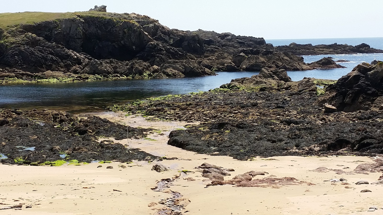 Plage des Fontaines'in fotoğrafı doğal alan içinde bulunmaktadır