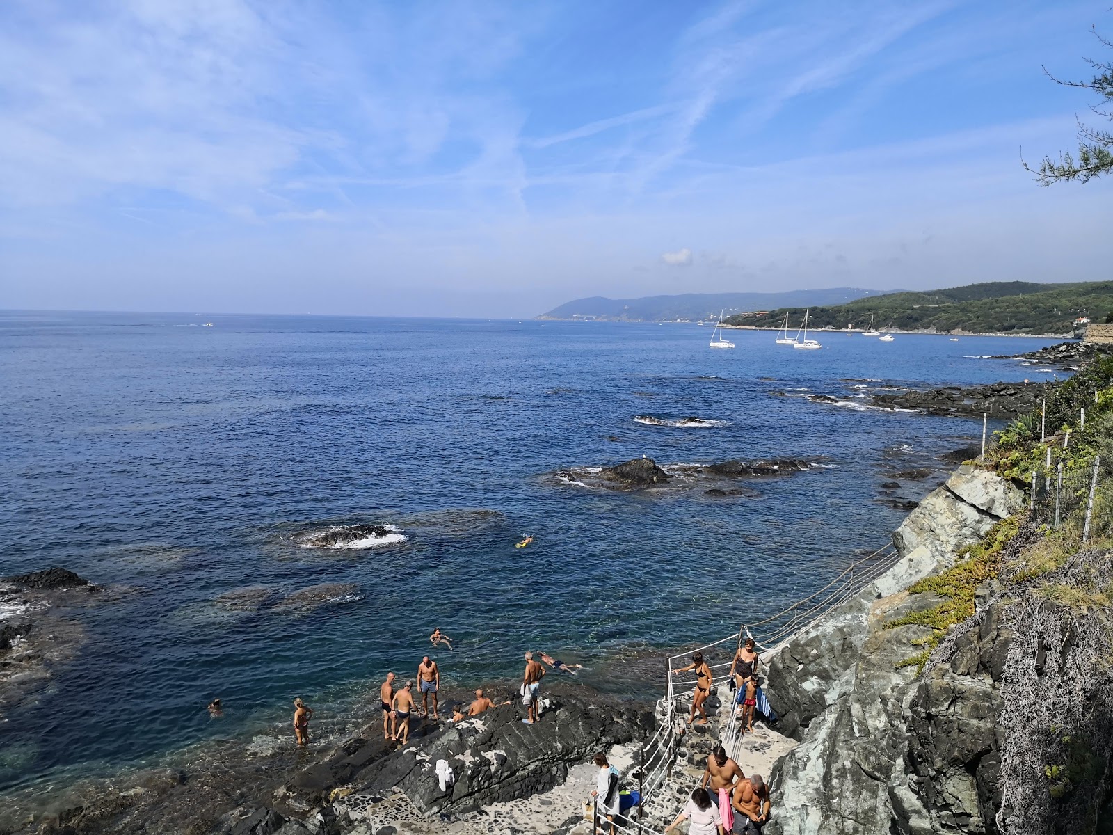 Foto von Spiaggia Le Forbici befindet sich in natürlicher umgebung