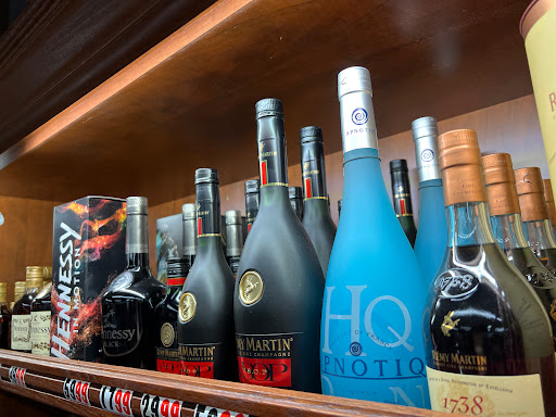 Wine Store «Canyon Crest Liquor», reviews and photos, 1350 Massachusetts Ave, Riverside, CA 92507, USA