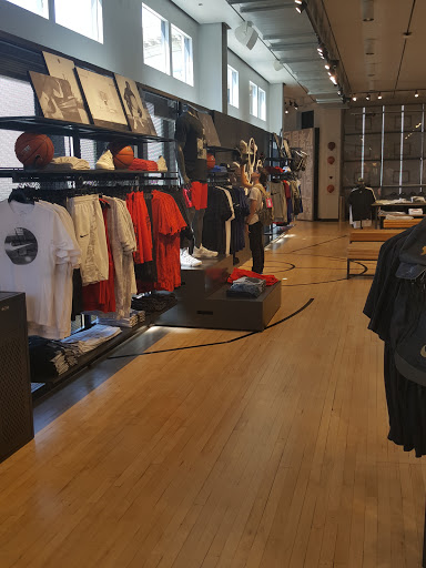 Clothing Store «Nike The Grove», reviews and photos, 189 The Grove Dr, Los Angeles, CA 90036, USA