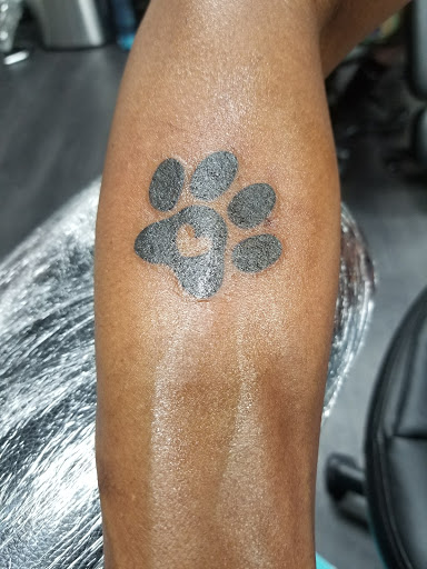 Tattoo Shop «Red Octopus Tattoos & Body Piercings», reviews and photos, 7465 Annapolis Rd, Hyattsville, MD 20784, USA