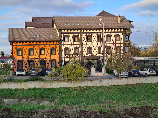 Podu' cu lanțuri - Restaurant