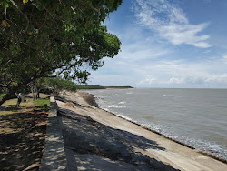 Foto von Bankiput Sea Beach und die siedlung