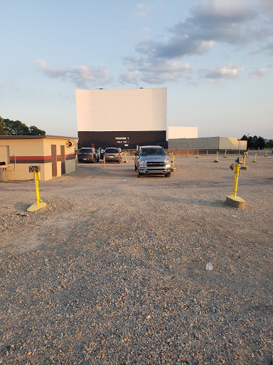 Drive-in Movie Theater «Ford-Wyoming Drive In Theatre», reviews and photos, 10400 Ford Rd, Dearborn, MI 48126, USA