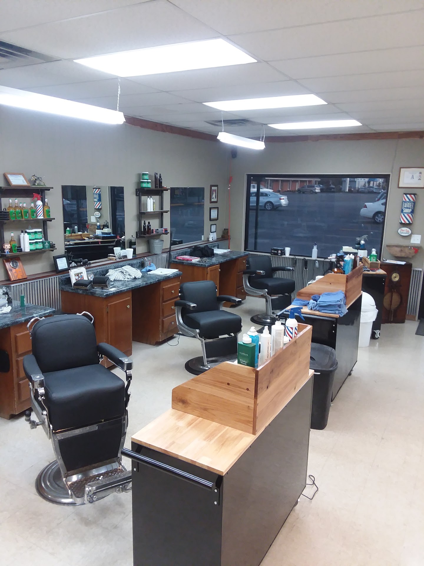 Brad's Barber & Style Barber Shop in Lebanon
