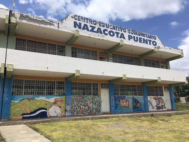 Unidad Educativa Comunitaria “Nazacota Puento” - Escuela