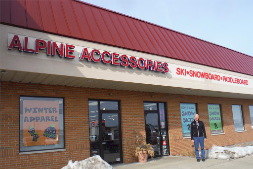 Sporting Goods Store «Alpine Accessories- Ski, Snowboard, Paddleboard Shop», reviews and photos, 9219 S Illinois Rte 31, Lake in the Hills, IL 60156, USA