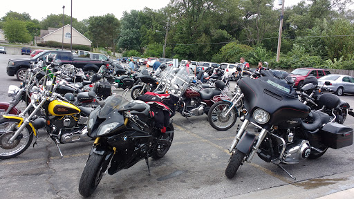 Sports Bar «Brass Rail Sports Bar, Restaurant & Pool Hall», reviews and photos, 4940 NE 81st St, Kansas City, MO 64119, USA