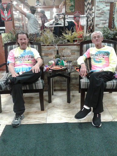 Tobacco Shop «Smoke 4 Less Lax», reviews and photos, 4300 Mormon Coulee Rd, La Crosse, WI 54601, USA