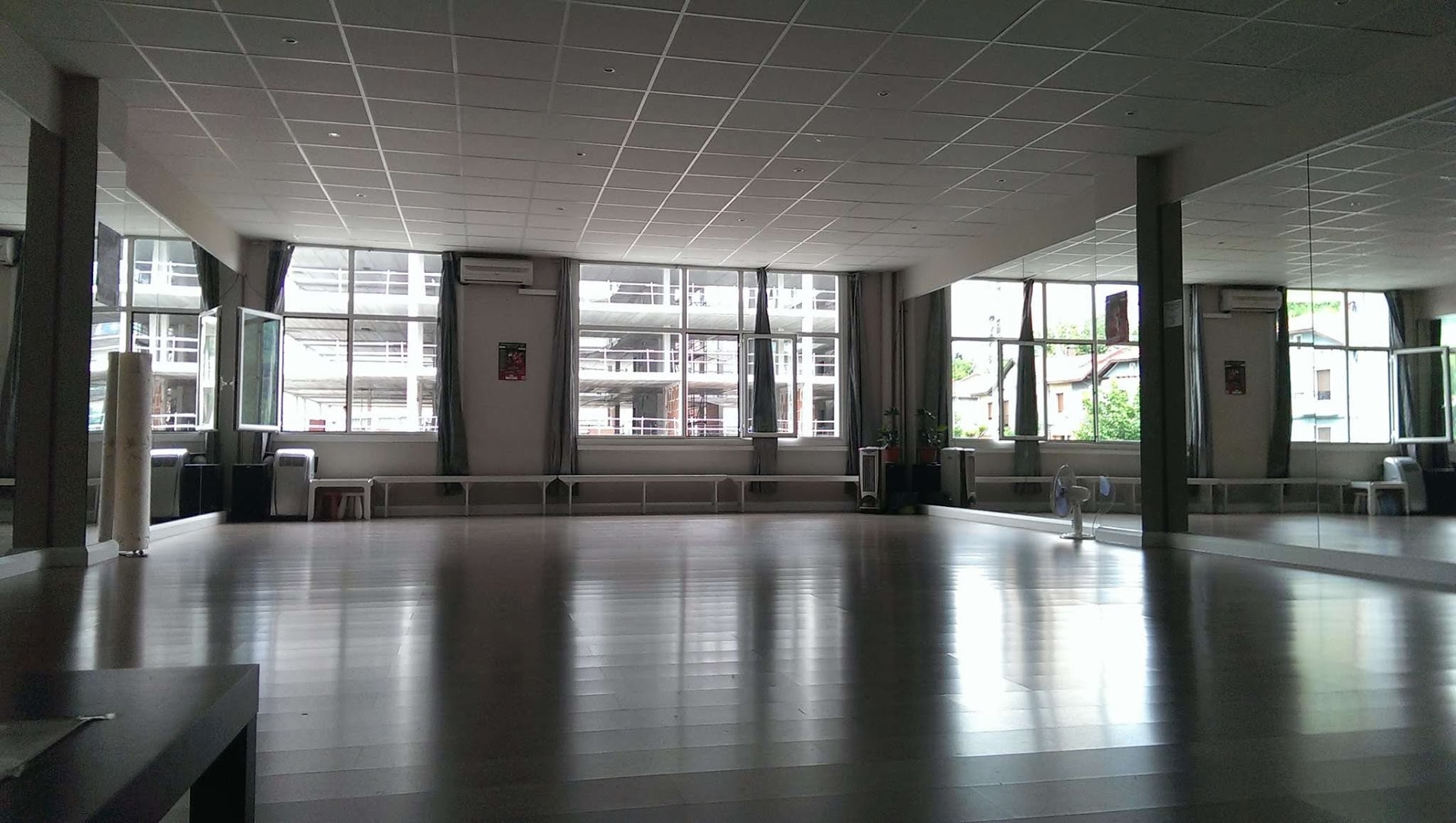 Escuela de baile BIZKAISALSA - Clases de salsa en Bilbao, Zouk, Bachata...
