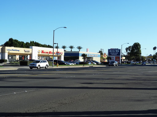 Sporting Goods Store «Big 5 Sporting Goods - Anaheim (Harbor)», reviews and photos, 2320 Harbor Blvd, Anaheim, CA 92802, USA