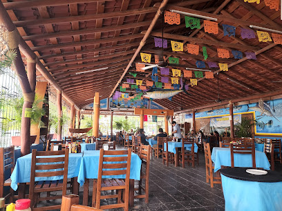 Mariscos El Tiburón de la Costa - PASEO DEL PALMAR PLAZA KIOTO, Centro, 40890 Zihuatanejo, Gro., Mexico