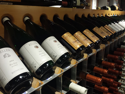 Wine Store «Moore Brothers Wine Company New York», reviews and photos, 51 35th St, Brooklyn, NY 11232, USA