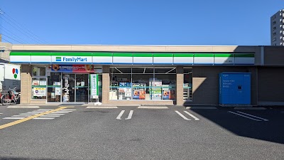 ファミリーマート 戸田公園店