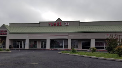 rue21, 1500 E Court St #680, Seguin, TX 78155, USA, 