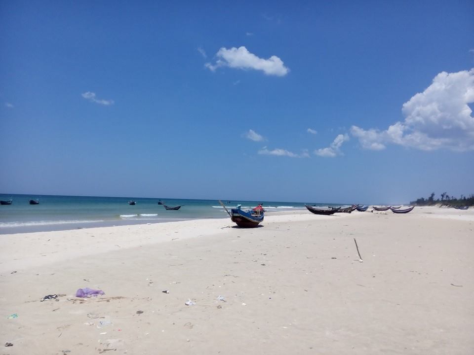 Photo of Vinh Thai Beach with very clean level of cleanliness