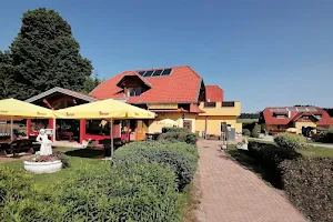Gasthof Seeblick (Zimmer & Ferienwohnungen) Speisen - Reiterbauernhof, Märchenrätselwald image