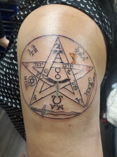 Tattoo Shop «Guerilla Tattoo», reviews and photos, 19 W King St, Shippensburg, PA 17257, USA