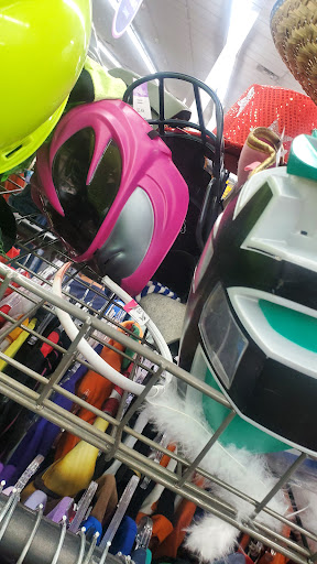 Thrift Store «40th St & Thunderbird Goodwill Retail Store & Donation Center», reviews and photos