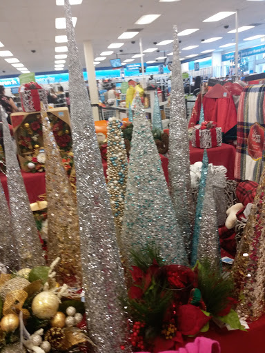 Clothing Store «Ross Dress for Less», reviews and photos, 8361 On the Mall, Buena Park, CA 90620, USA