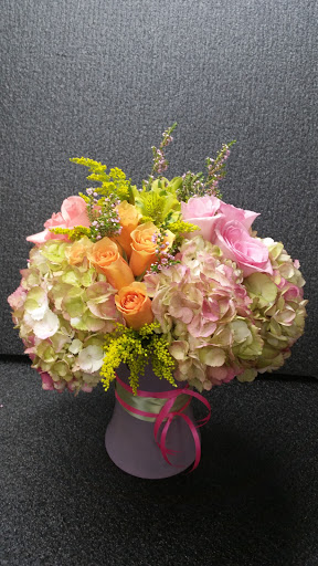 Florist «House Of Arnold Florist», reviews and photos, 4109 Annapolis Rd, Baltimore, MD 21227, USA