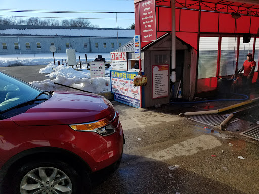 Submarine Car Wash en Groton