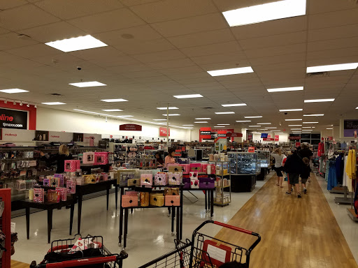 Clothing Store «Ross Dress for Less», reviews and photos, 1141 5th St, Miami Beach, FL 33139, USA