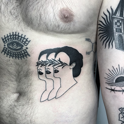 César Crahan Tattooer - Tattoo Studio