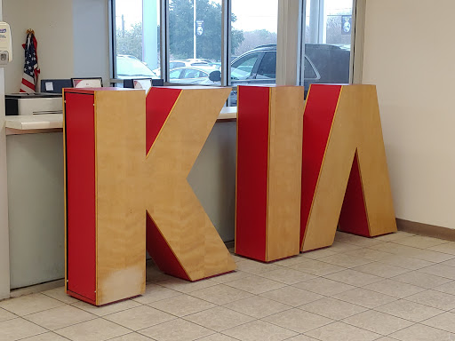 Car Dealer «World Car Kia South», reviews and photos, 7915 Interstate 35 Access Rd, San Antonio, TX 78224, USA