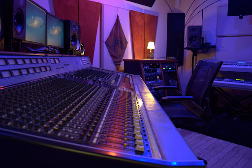 Matt Pakucko: Recording Studio-Mix City Music / Music Producer / Engineer / Music Mix Engineer