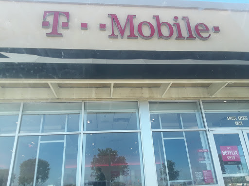 Cell Phone Store «T-Mobile», reviews and photos, 4390 I-30 Suite 100, Dallas, TX 75211, USA