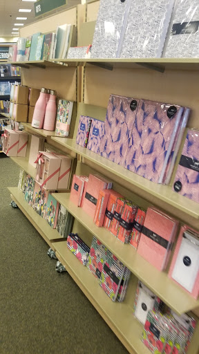 Book Store «Barnes & Noble», reviews and photos, 3701 McKinley Pkwy, Buffalo, NY 14219, USA