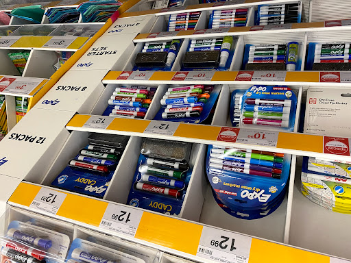Office Supply Store «Staples», reviews and photos, 91-30 Van Wyck Expy, Jamaica, NY 11418, USA