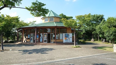 第一三共なかさと公園 管理棟