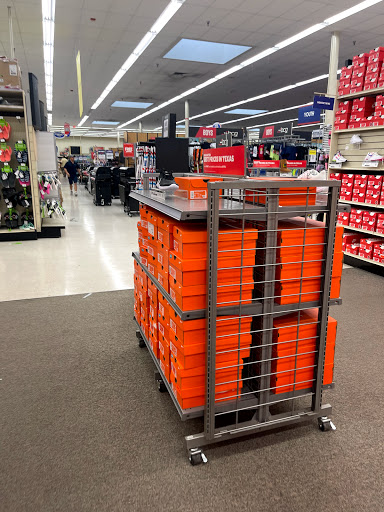 Sporting Goods Store «Academy Sports + Outdoors», reviews and photos, 7513 N Interstate Hwy 35, Austin, TX 78752, USA