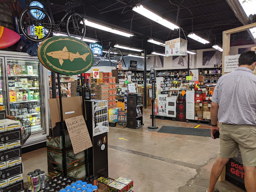 Liquor Store «Elevated Beer Wine & Spirits», reviews and photos, 4135 Hiawatha Ave, Minneapolis, MN 55406, USA