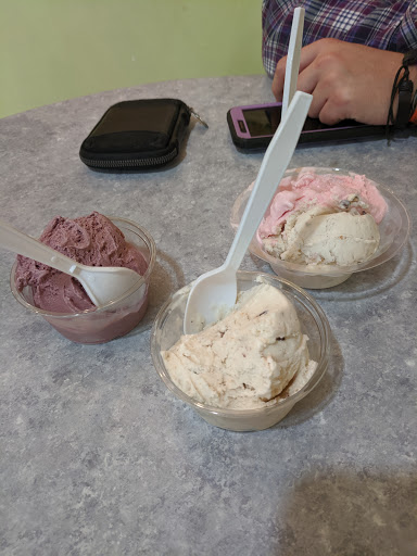 Ice Cream Shop «Sweet Willows Creamery», reviews and photos, 2812 E Prospect Rd, York, PA 17402, USA