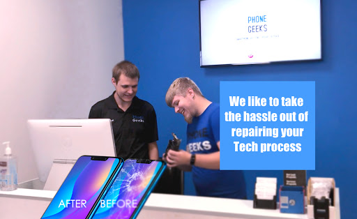 Phone Repair Service «Phone Geeks - Smartphone, iPhone, and Computer Repair», reviews and photos, 141 Arnold Crossroads Center, Arnold, MO 63010, USA