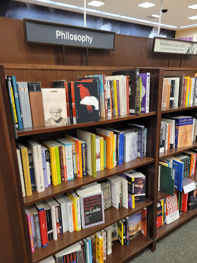 Book Store «Barnes and Noble», reviews and photos, 2500 N Mayfair Rd, Milwaukee, WI 53226, USA