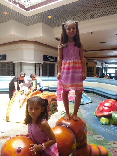 Shopping Mall «County Fair Fashion Mall», reviews and photos, 1264 E Gibson Rd E-500, Woodland, CA 95776, USA