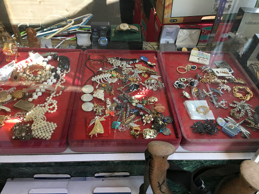 Thrift Store «Secondhand Affordables Thrift store», reviews and photos, 14011 Pacific Ave S, Tacoma, WA 98444, USA