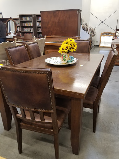 Thrift Store «Society of St. Vincent de Paul Long Beach Thrift Store», reviews and photos