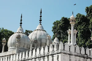 Moti Masjid image