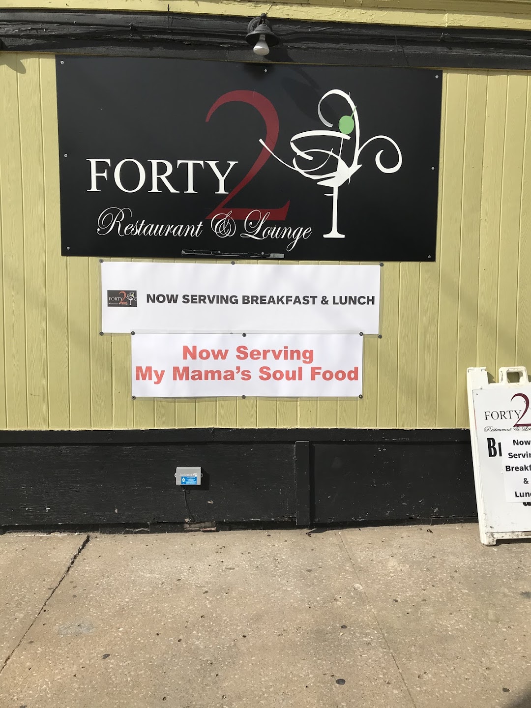 Forty2 Restaurant & Lounge