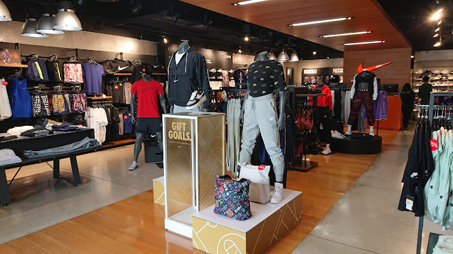 Opiniones de Nike Store - Scala Shopping super en Quito - Tienda de ropa