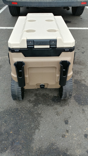 Sporting Goods Store «Academy Sports + Outdoors», reviews and photos, 140 E Bert Kouns Industrial Loop, Shreveport, LA 71106, USA