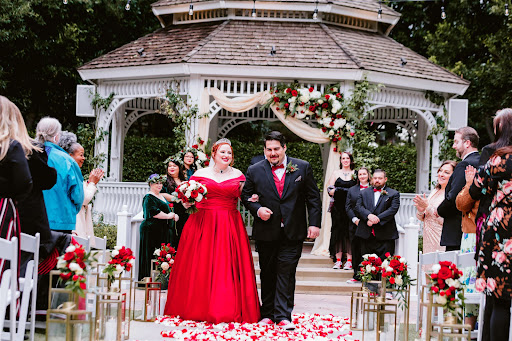 Bridal Shop «Strut Bridal Salon - Sizes 12+», reviews and photos, 4264 Atlantic Ave, Long Beach, CA 90807, USA