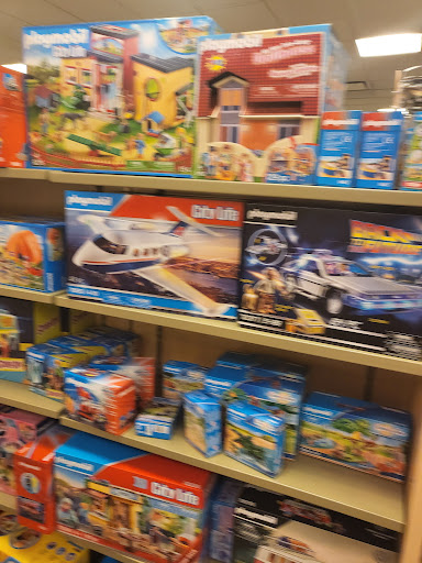 Book Store «Barnes & Noble Booksellers The Shops at River Crossing», reviews and photos, 8675 River Crossing Blvd, Indianapolis, IN 46240, USA