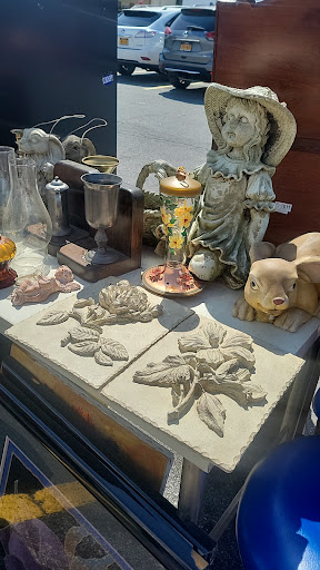 Antique Store «The Antique & Thrift Shop», reviews and photos, 100 Sunrise Hwy, Valley Stream, NY 11581, USA