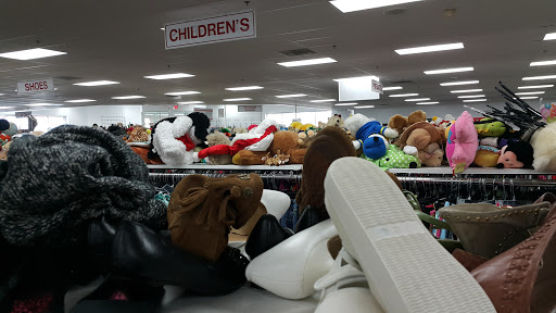 Thrift Store «The Salvation Army Family Store & Donation Center», reviews and photos, 1035 E Rand Rd, Arlington Heights, IL 60004, USA